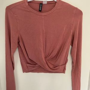 Crop with front twist